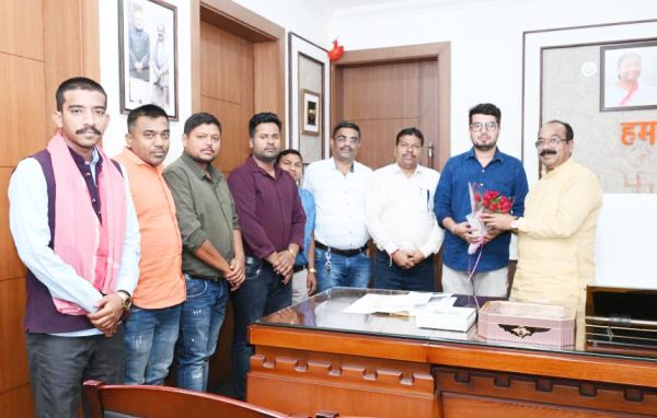 होली मिलन के लिए डिप्टी सीएम साव से की मुलाकात