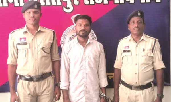  छेड़छाड़ : आरोपी गिरफ्तार