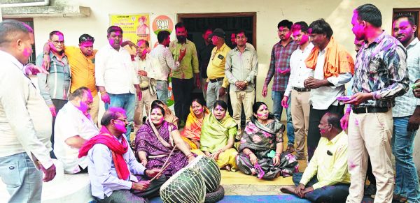 भखारा में भाजपा मंडल का होली मिलन