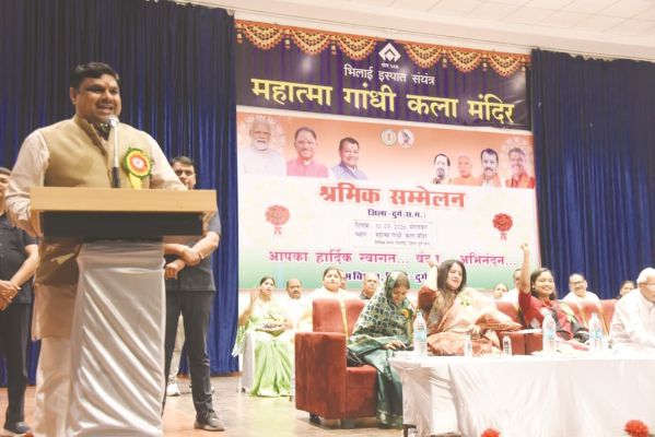 योजनाओं के जरिए श्रमिकों को मिल रही आर्थिक सहायता-मंत्री