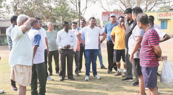 दशहरा मैदान का निरीक्षण, कमिश्नर ने खिलाडिय़ों के हित में लिए फैसले