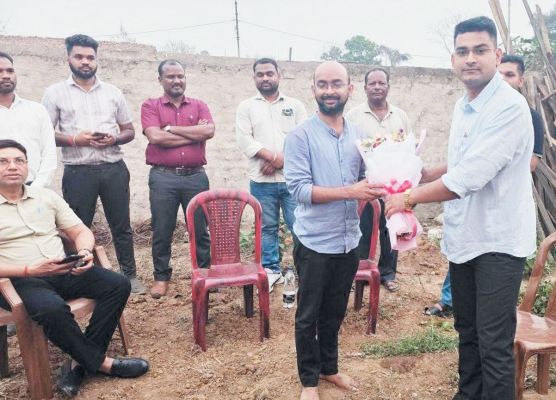 यूपीएससी में अजय को 452वीं रैंक, एसएसपी सहित अफसरों ने की भेंट, दी शुभकामनाएं