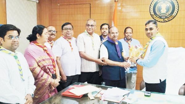 भारत स्काउट गाइड के पदाधिकारियों ने कलेक्टर से की मुलाकात