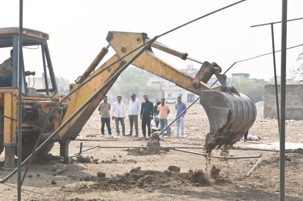 निगम भिलाई ने अवैध अतिक्रमण हटाया