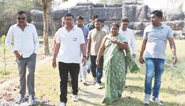 निगम आयुक्त ने किया बैकुंठ धाम क्षेत्र का सघन निरीक्षण