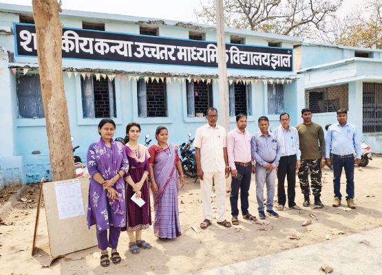 डीईओ ने परीक्षा केंद्रों का किया निरीक्षण