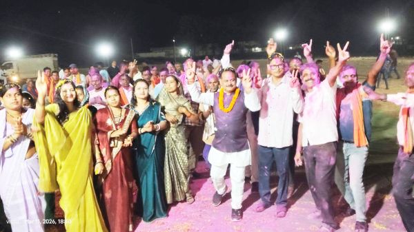 भाजपा के होली मिलन में दिखी एकता