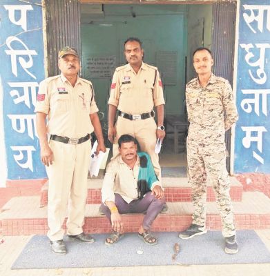 6 वाहनों से 130 टन स्क्रैप और आयरन पेलेट्स बरामद