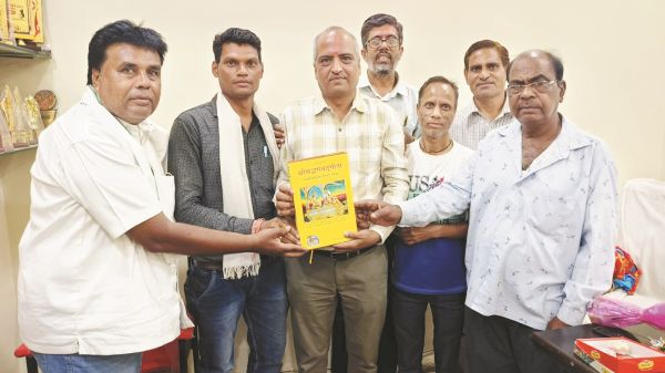 प्रेस क्लब अध्यक्ष का यादव समाज ने किया सम्मान