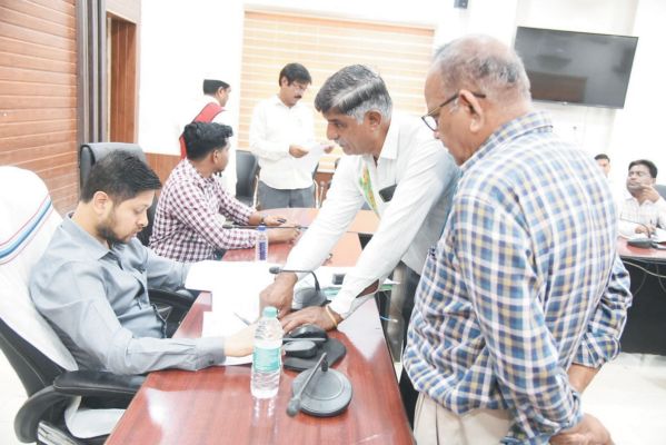 जनदर्शन : सेवानिवृत्ति के 6 माह बाद भी जीपीएफ का भुगतान नहीं, शिक्षिका ने लगाई गुहार