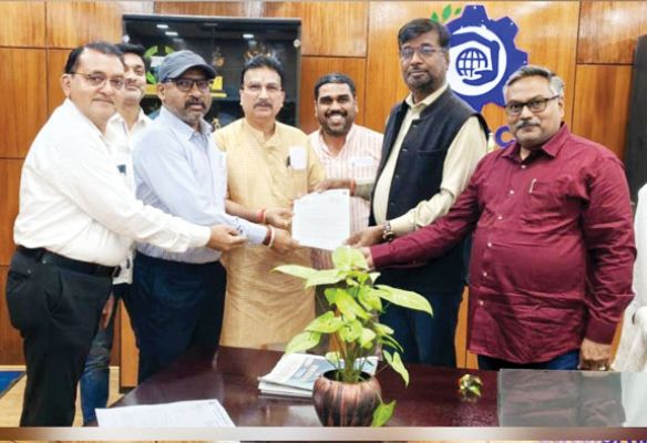 एनएमडीसी के 50 एमटी उत्पादन पर जश्न