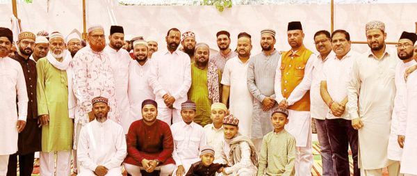 मोहब्बत और भाईचारे के  साथ मनाया ईदुल फितर