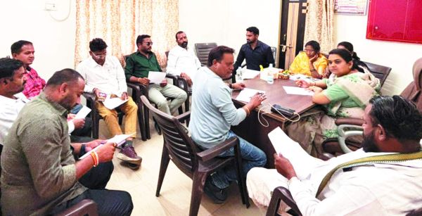 कुरुद नपा में पीआईसी बैठक, दो करोड़  के कार्यों को मिली हरी झंडी