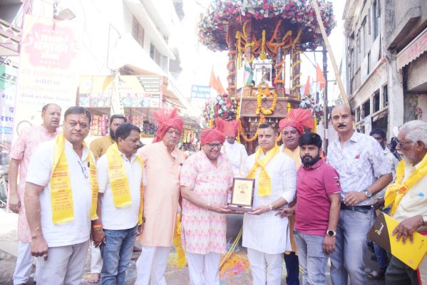 भगवान आदिनाथ का जन्म कल्याणक,  रथ यात्रा महोत्सव धूमधाम से मनाया