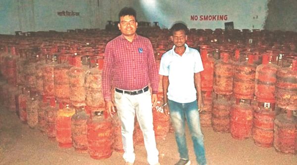 961 खाली व भरा सिलेंडर जब्त 