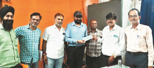 कुर्की टीम ने करदाताओं से 5 लाख वसूले