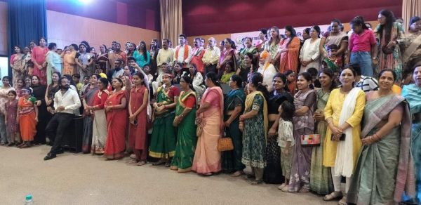 नया सवेरा जनकल्याण समिति ने महिलाओं का किया सम्मान