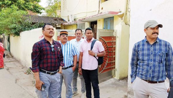 रिश्वत लेते सीएमओ-एकाउंटेंट गिरफ्तार
