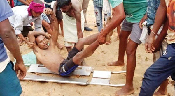 रेत के गड्ढे में दबने से ग्रामीण की मौत