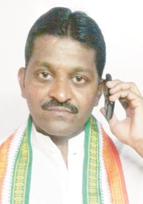 सडक़ डामरीकरण को लेकर पूर्व पार्षद ने उठाया सवाल