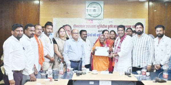 गरियाबंद के 17,575 हितग्राहियों को  मिली 17.57 करोड़ की सहायता राशि