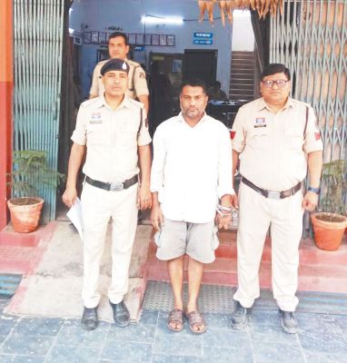 सट्टा-पट्टी के साथ आरोपी गिरफ्तार