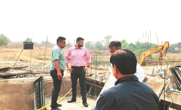 कलेक्टर ने शहर के विकास कार्यों का किया औचक निरीक्षण
