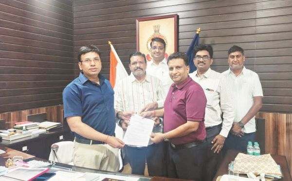 समस्याओं के निराकरण पर चेम्बर का एसपी को ज्ञापन