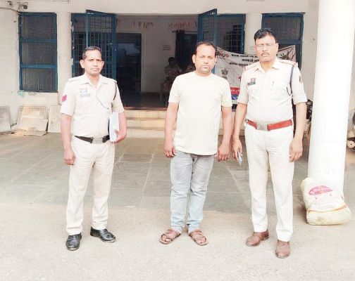सरकारी नौकरी लगाने के नाम पर लाखों की ठगी
