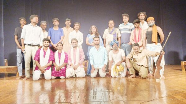 संगीत विवि में बकरी  नाटक का हुआ मंचन