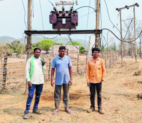 जिला प्रशासन की पहल से दोरबा नवाटोला हुआ रौशन