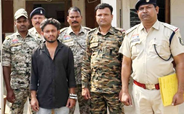 युवती पर जानलेवा हमला, आरोपी धमतरी से गिरफ्तार