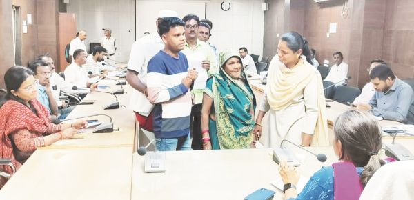 जनदर्शन में 51 आवेदन, कई मामलों का निराकरण