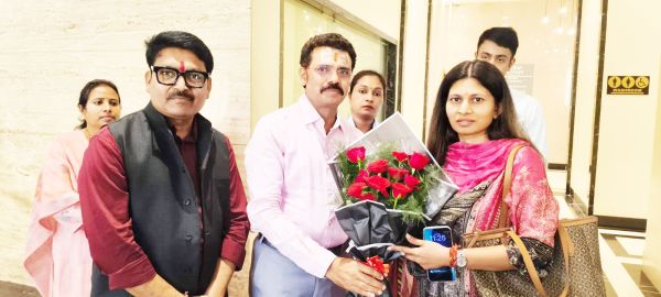 केंद्रीय राज्य मंत्री का महापौर ने  किया स्वागत