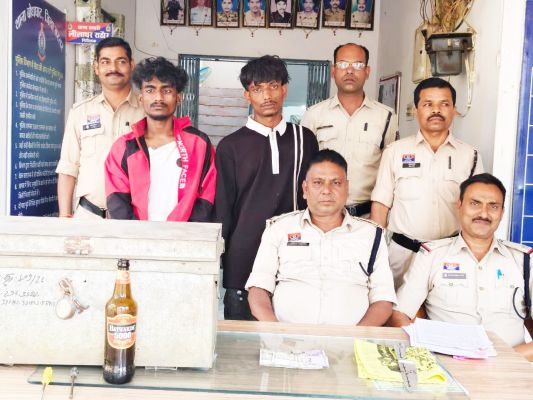 गुंडागर्दी और चोरी के दो आरोपी गिरफ्तार
