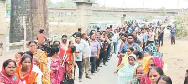 संडे मार्केट को पूर्ववत संचालित रखने की मांग