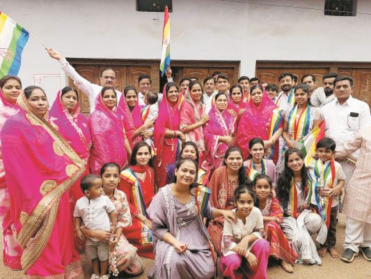 भगवान महावीर जयंती पर निकली शोभायात्रा