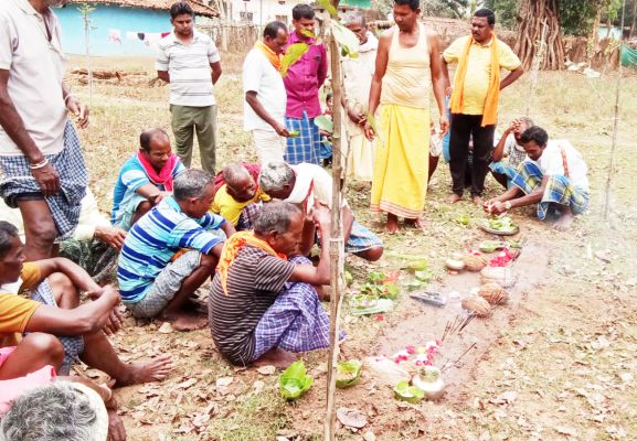 फरसगांव में दो परिवारों की घर वापसी