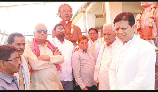 दाऊजी के नाम पर चौक का नामकरण की मांग