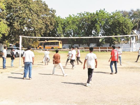 युगांतर में विद्यार्थियों का स्वागत, नए सत्र की उत्साहपूर्ण शुरूआत