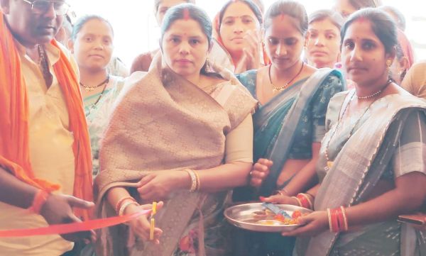 जनपद अध्यक्ष ने किया आजीविका सेवा केंद्र का शुभारंभ