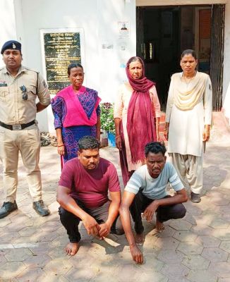 जुआ-सट्टा, 5 आरोपी गिरफ्तार, 4 मोबाइल और नगदी जब्त