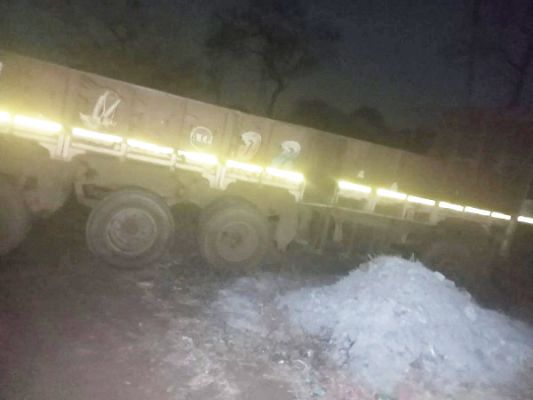 बेकाबू ट्रक ने घर में सो रहे ग्रामीण  को रौंदा, चालक गिरफ्तार