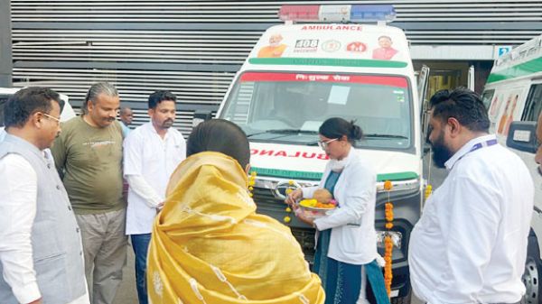 स्वास्थ्य सेवाओं को मिली मजबूती, 6 नई 108 एंबुलेंस रवाना
