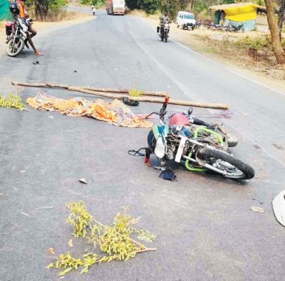 पिकअप-बाइक में भिड़ंत,  युवक की मौत
