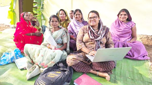 बैंक सखी बन आशा एक्का ने लिखी आत्मनिर्भरता की नई इबारत, 5 करोड़ से अधिक का किया ट्रांजेक्शन