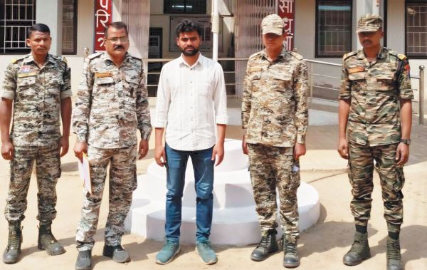 शादी का झांसा देकर रेप, आरोपी शिक्षक गिरफ्तार