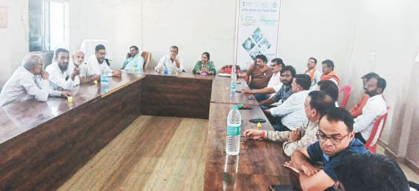 नपाध्यक्ष ने ली कारोबारियों की बैठक