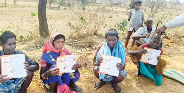 राष्ट्रपति के दत्तक पुत्रों सहित ग्रामीणों को दो माह से नहीं मिला पूरा राशन