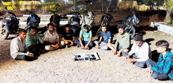 मिनी स्टेडियम में जुआ,  9 आरोपी गिरफ्तार